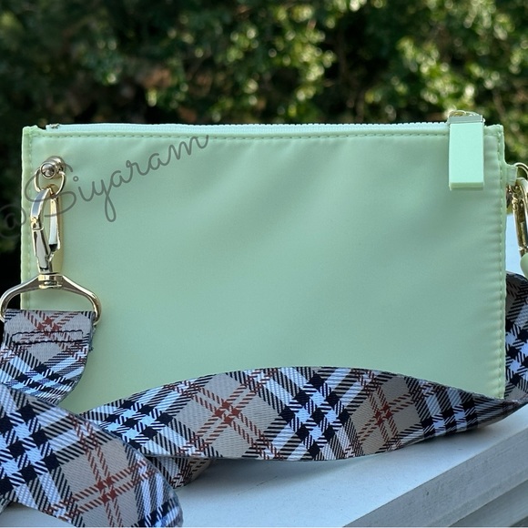 Burberry purse/ clutch/ wristlet / cosmetic  bag to crossbody bag
